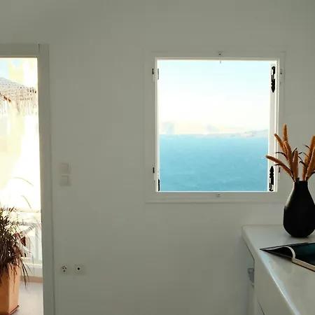 Anemos Caldera Oia