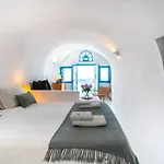 Anemos Caldera Oia